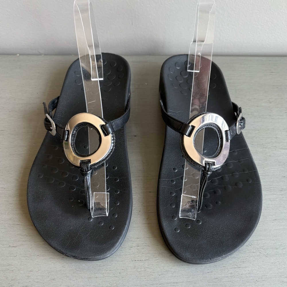 Vionic Karina Black T-Strap Silver Hardware Leather Sandal Thong Women 9 Wide